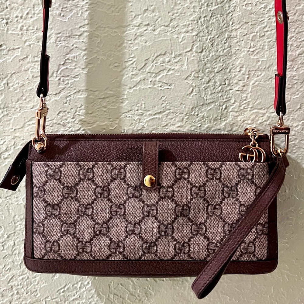 ❌👑✅PRICE FIRM✅AUTHENTIC Gucci GG Supreme Ophidia Wristlet - Picture 6 of 17
